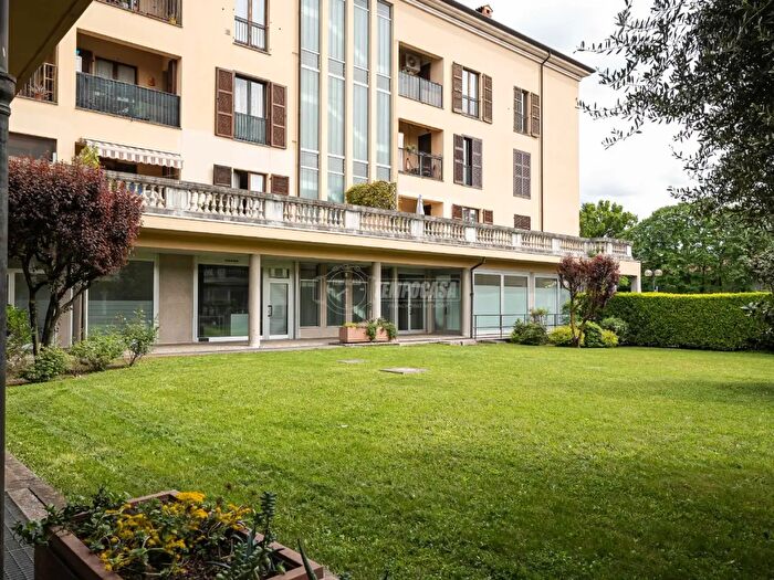 Appartamento bilocale in vendita in Via Pertini, Solaro