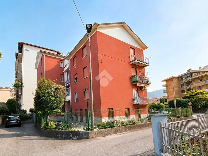 Appartamento quadrilocale in vendita in Via Albasini, Verbania