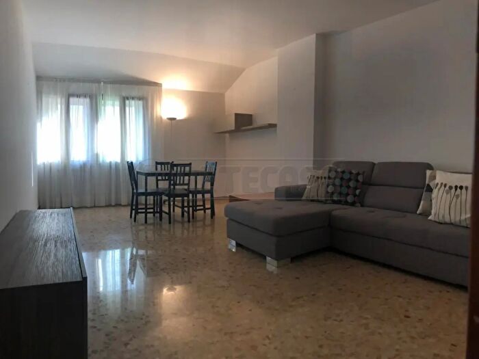 Appartamento con 5 locali in affitto in Via Brocchi, Bassano Del Grappa