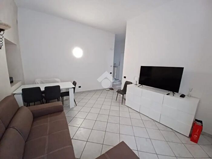Appartamento trilocale in affitto in Via Carlo Alberto, Bergamo