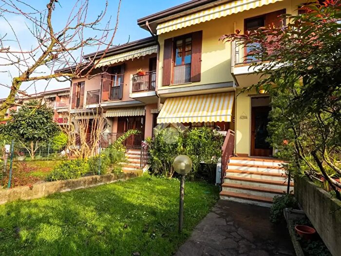 Casa quadrilocale in vendita in Via XXIV Maggio, Sirmione