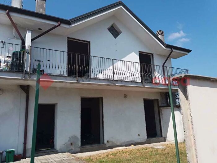 Appartamento trilocale in vendita in Via Legnano, Inveruno