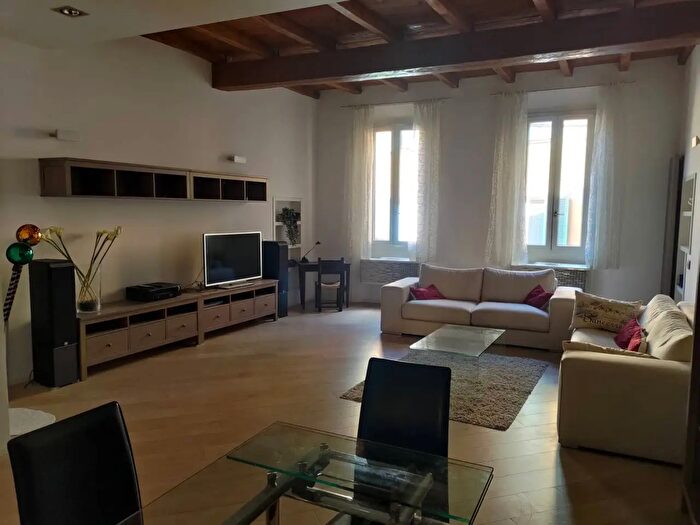 Appartamento trilocale in affitto in Via De Gombruti, Bologna