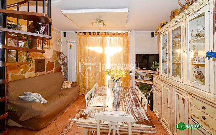 Appartamento bilocale in vendita in Via Isonzo, Buccinasco