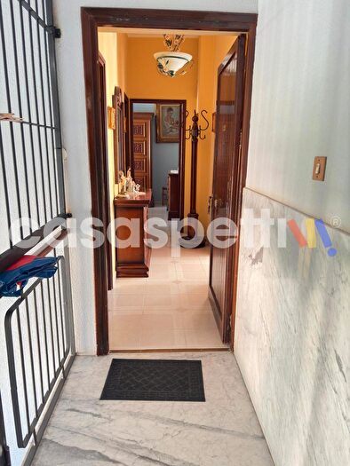 Appartamento trilocale in vendita in Largo Nicosia, Palermo