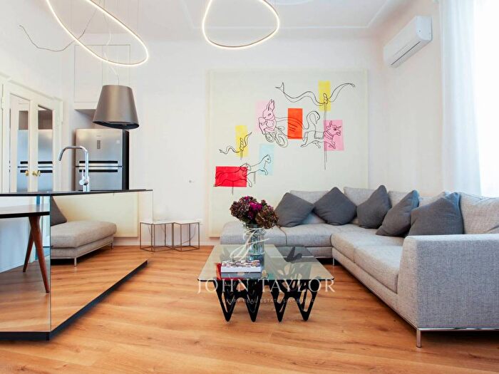 Appartamento con 5 locali in affitto in Via Bartolomeo Eustachi, Buenos Aires, Milano