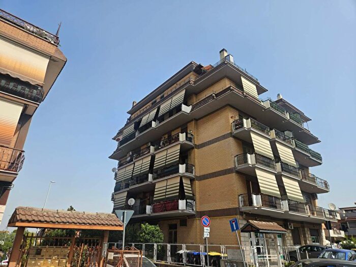 Appartamento quadrilocale in affitto in Via Termini Imerese, Borghesiana, Roma