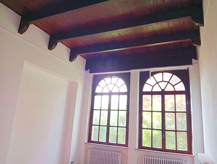 Casa con 14 locali in vendita in Pietra Marazzi