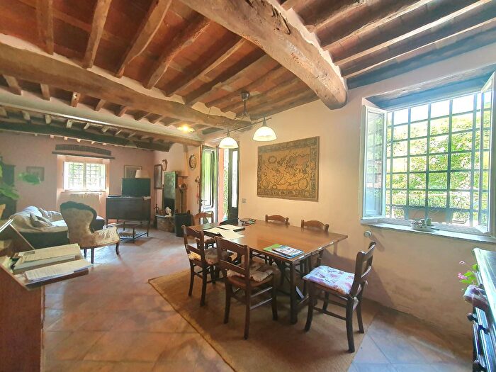 Casa con 6 locali in vendita in I S Stefano di Moriano, Lucca