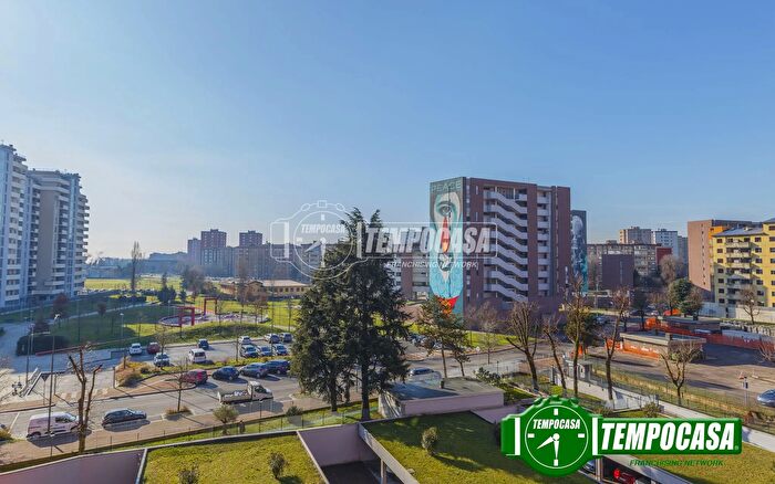 Appartamento trilocale in vendita in Via Bolla, Milano