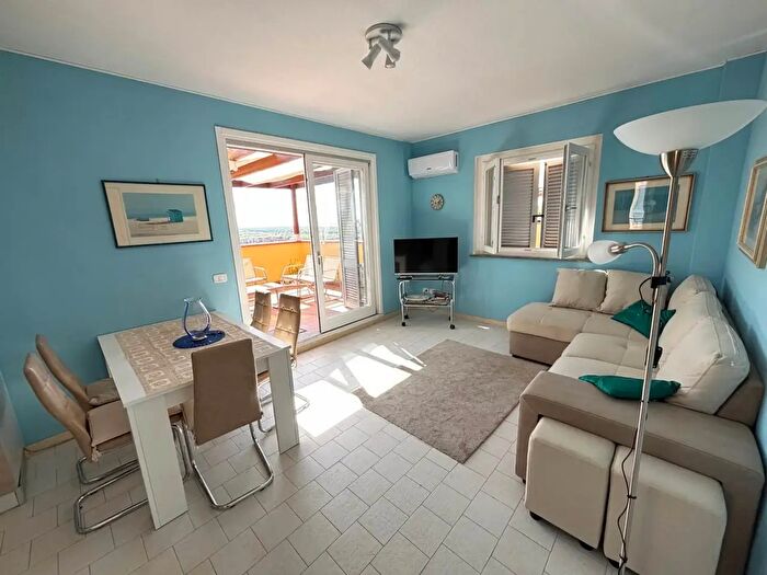 Appartamento trilocale in vendita in Castiglione Della Pescaia