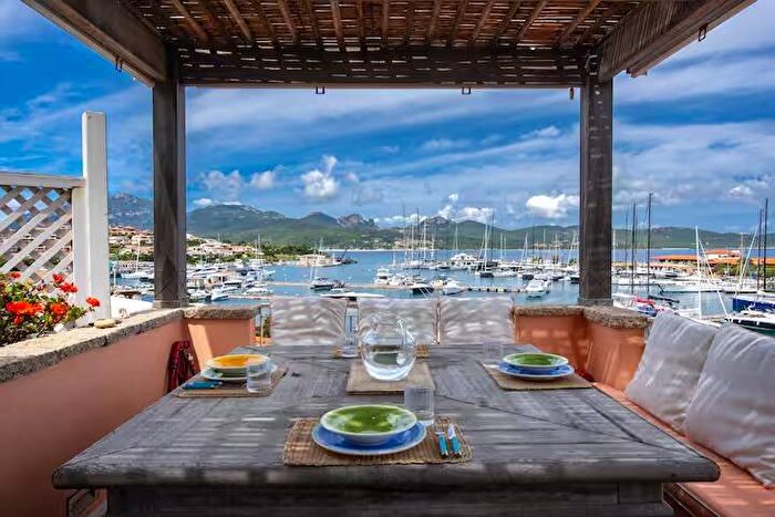 Casa con 6 locali in affitto in Via Mario Cerioli, Porto Rotondo, Olbia