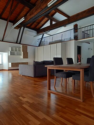 Appartamento quadrilocale in affitto in Via al Ponte Calvi, Genova