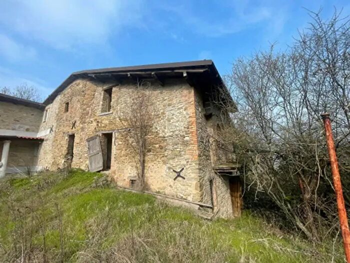 Casa con 5 locali in vendita in Via Italia, Serramazzoni