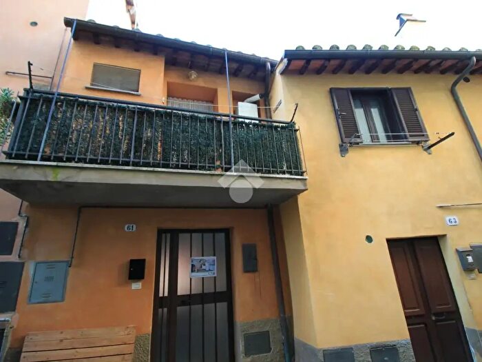 Appartamento trilocale in vendita in Via Concordia, Canino