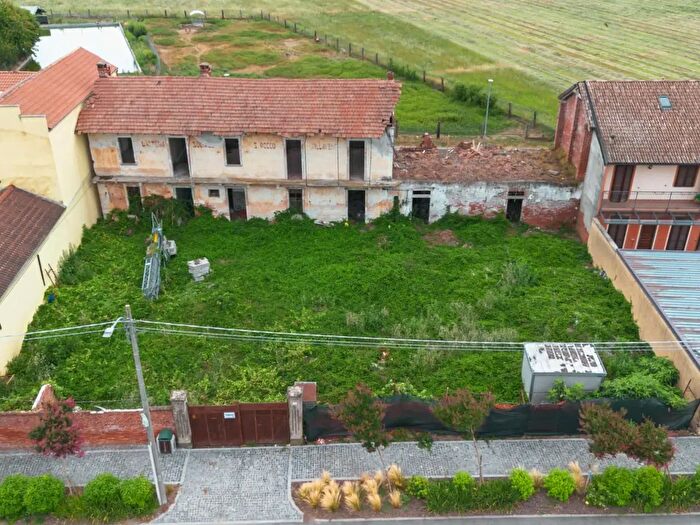 Casa con 10 locali in vendita in Via Nazario Sauro, Sillavengo