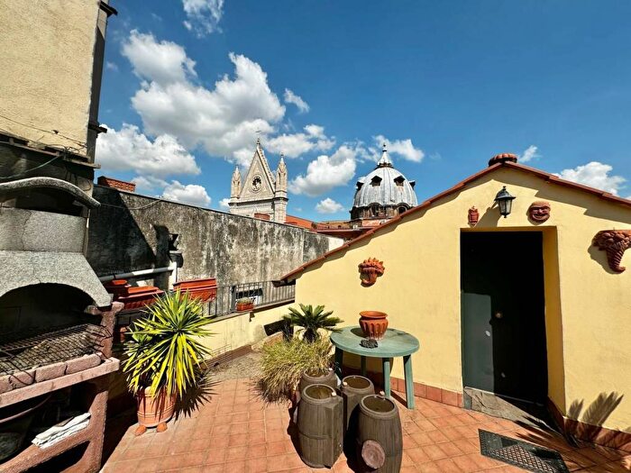 Appartamento con 6 locali in vendita in Via Duomo, Centro Storico, Napoli