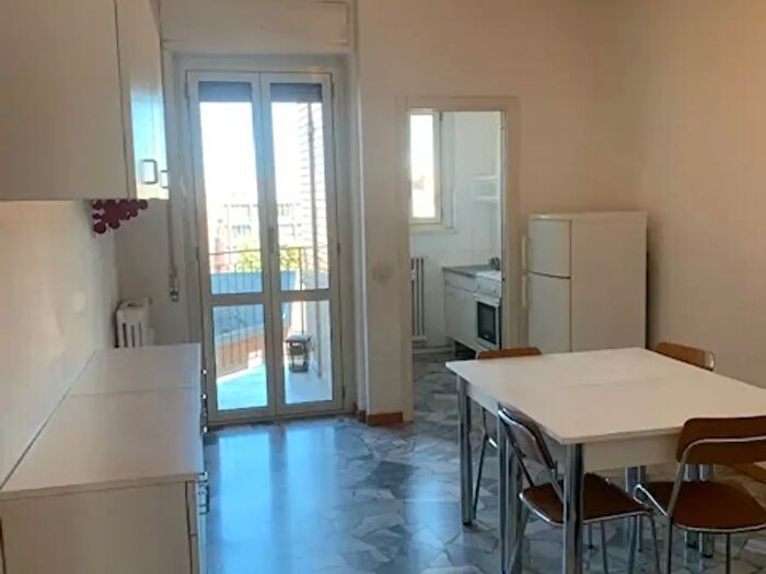Appartamento trilocale in affitto in Via Edoardo Bassini, Milano