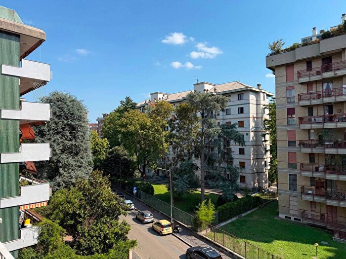 Appartamento bilocale in affitto in Via dei Benedettini, Bande Nere, Milano