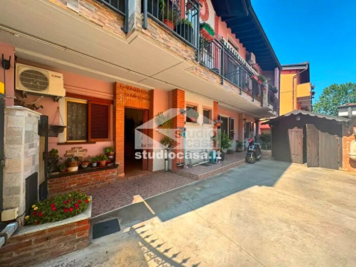 Appartamento trilocale in vendita in Via Vittorio Emanuele, Fornovo San Giovanni