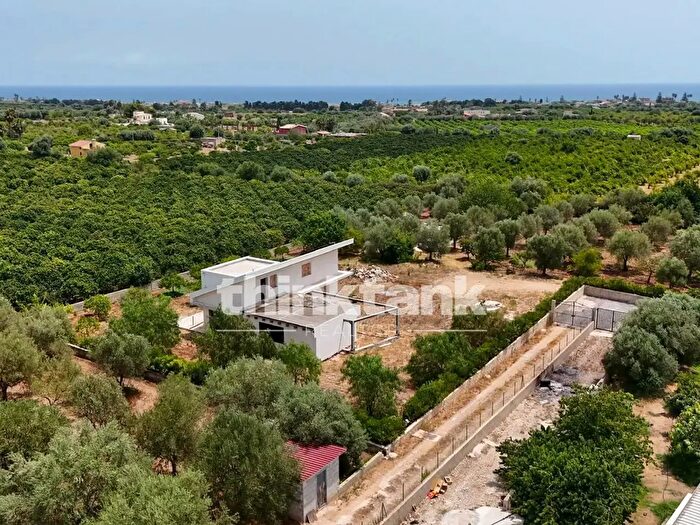 Casa con 8 locali in vendita in Via Palma, Avola
