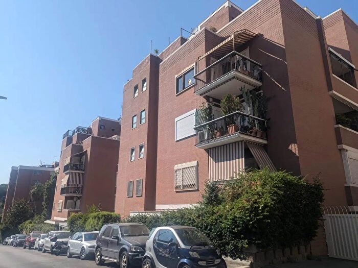 Appartamento quadrilocale in vendita in Via Michele Pironti, Roma