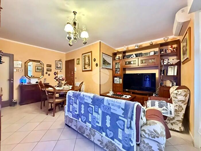 Appartamento con 5 locali in vendita in Zona Santa Barbara, Viterbo