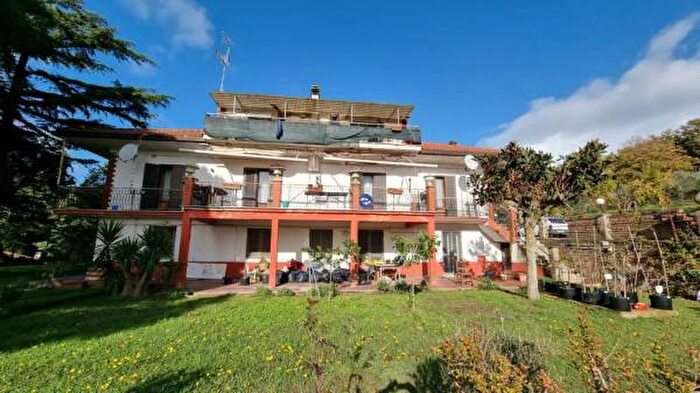 Casa con 6 locali in vendita in Via Monticello, Trevignano Romano