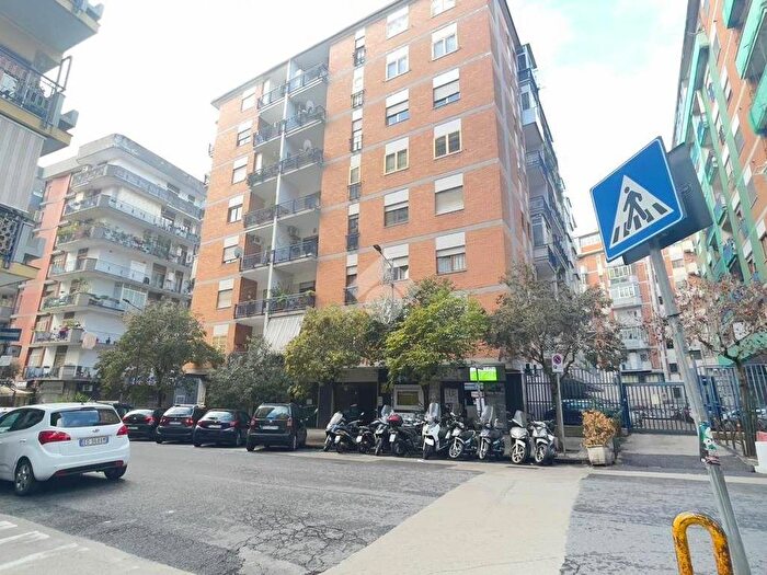 Appartamento quadrilocale in affitto in Via freud sigmund, Rione Alto, Napoli