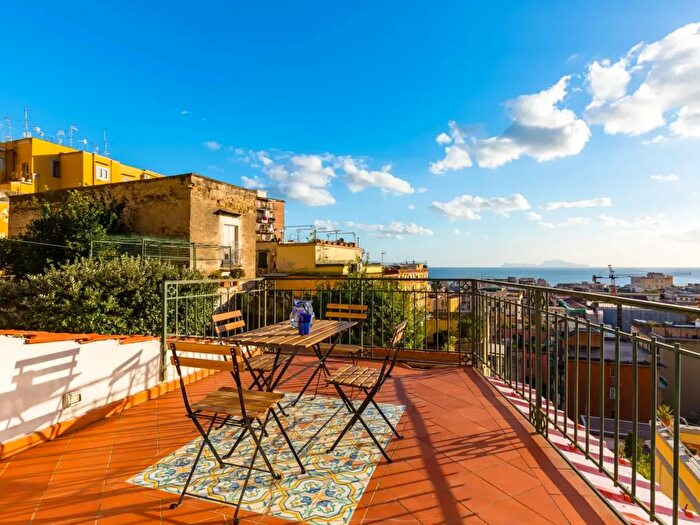 Casa con 9 locali in vendita in Vico Santa Maria Apparente, Napoli