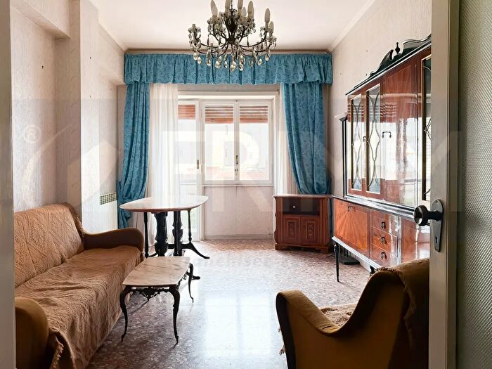 Appartamento trilocale in vendita in Via Pietro Metastasio, Pomezia