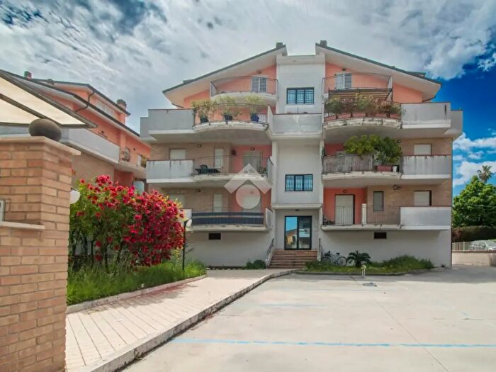 Appartamento trilocale in vendita in Via Dante Alighieri, Martinsicuro
