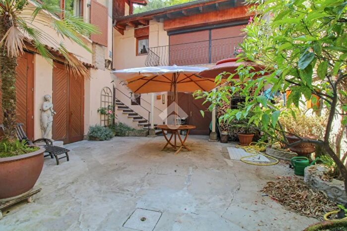 Casa quadrilocale in vendita in Via Sassello, Toscolano Maderno