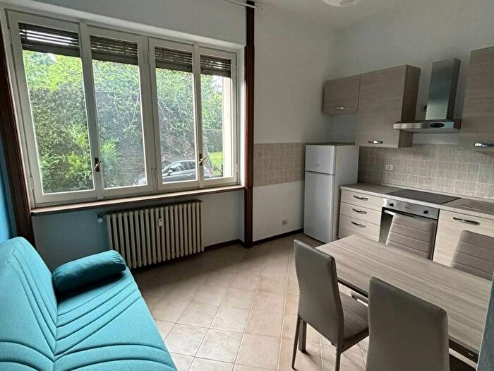 Appartamento quadrilocale in affitto in Viale Angelo Filippetti, Porta Romana Medaglie dOro, Milano