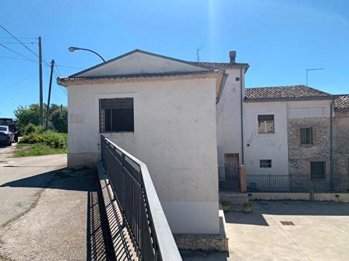 Casa con 5 locali in vendita in Contrada Cisterna, Fontechiari