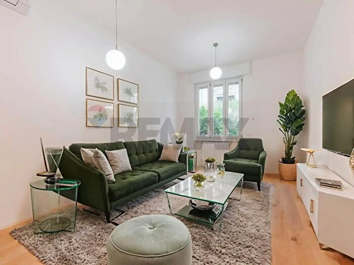 Appartamento trilocale in vendita in Via Val Caffaro, Milano