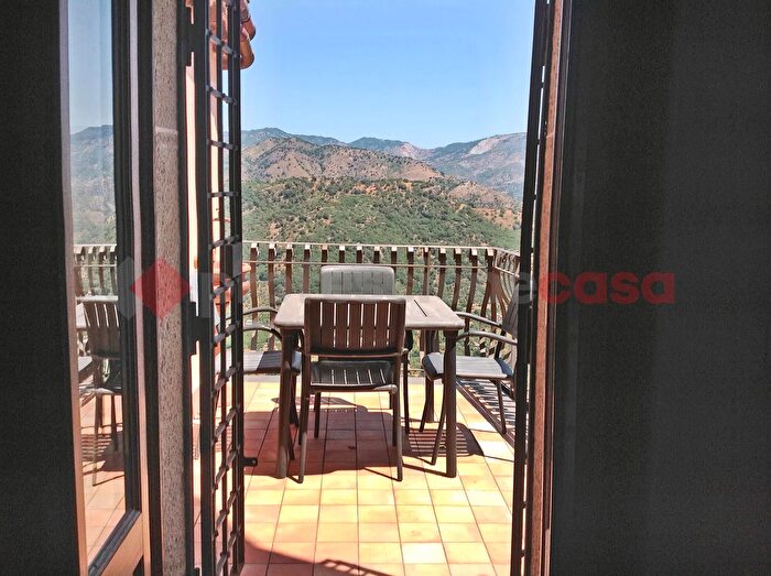 Casa quadrilocale in vendita in Via Trento, Castiglione Di Sicilia