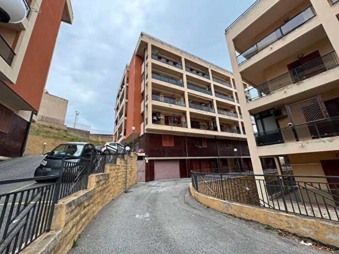 Appartamento trilocale in vendita in Strada Statale Orientale Sicula, Messina