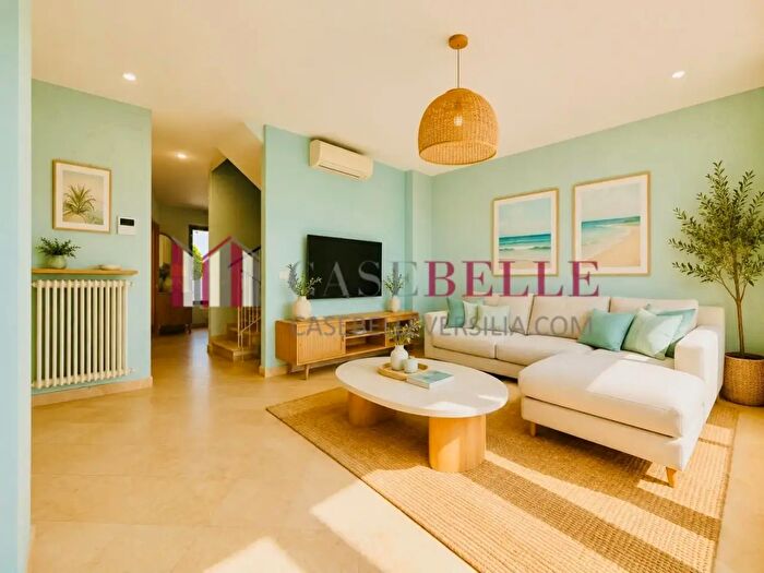 Casa con 7 locali in vendita in Camaiore