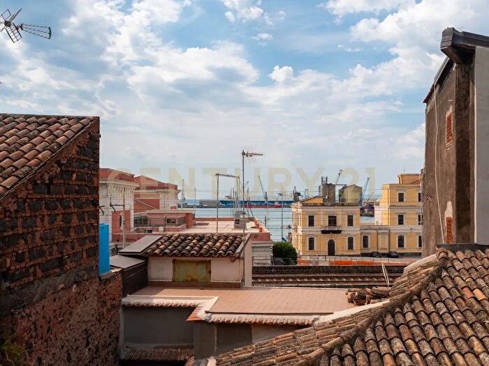 Appartamento trilocale in vendita in Via del Vecchio Bastione, Catania