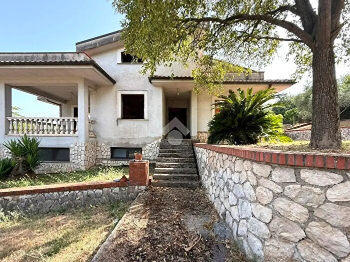Casa con 5 locali in vendita in Via Madonna della Delibera, Priverno
