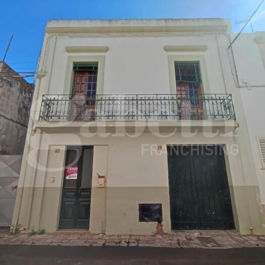 Casa con 7 locali in vendita in PresicceAcquarica