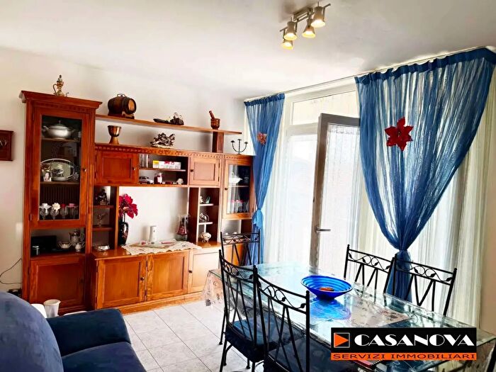Appartamento trilocale in vendita in Via Volta, Albiolo