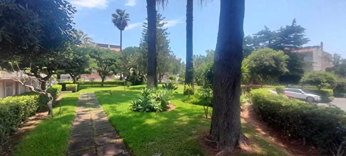 Appartamento con 5 locali in vendita in Via Acicastello Aci Castello, Aci Castello