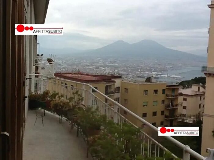 Appartamento con 5 locali in vendita in Via Bonito, Napoli