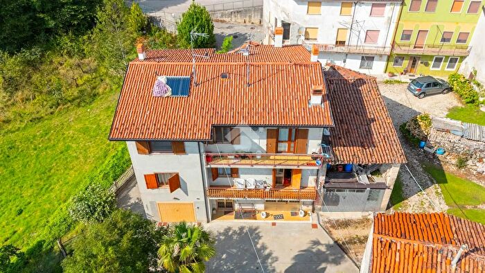 Casa quadrilocale in vendita in Via Bolca, Vestenanova