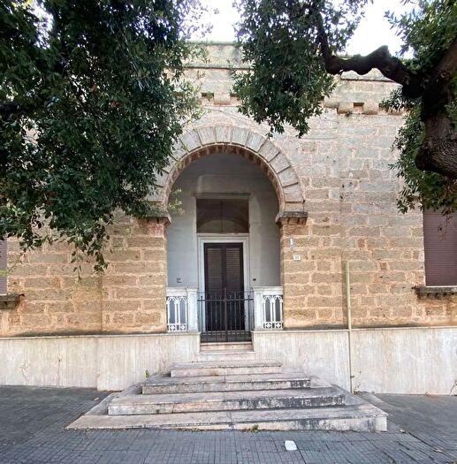 Casa con 10 locali in vendita in Via Zara, Casarano