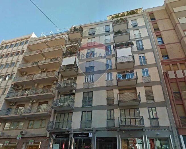 Appartamento con 8 locali in vendita in Via Argiro, Bari