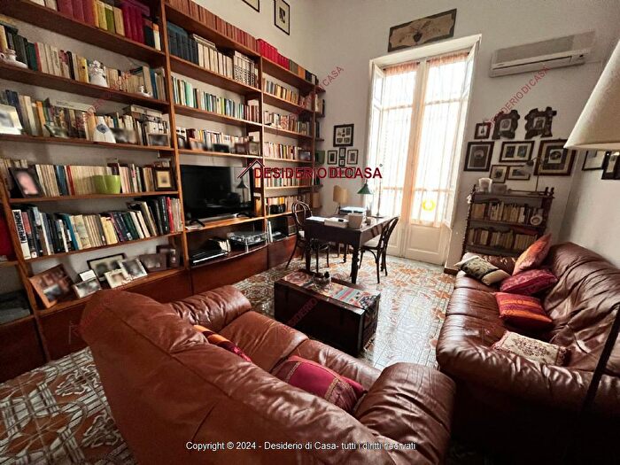 Appartamento con 5 locali in vendita in Palermo