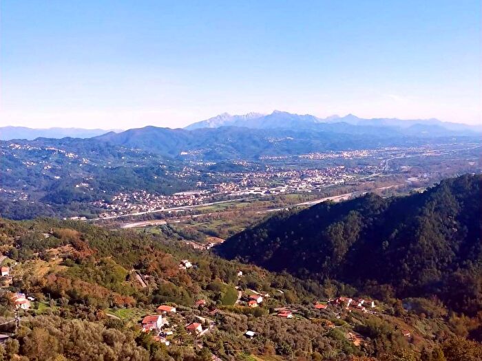 Appartamento quadrilocale in affitto in Via Cadro, Tivegna, Follo